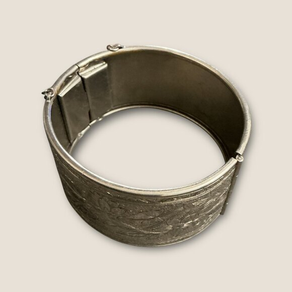 Vintage Antique Silver Floral Engraved Hinged Bangle Bracelet - Picture 5 of 6